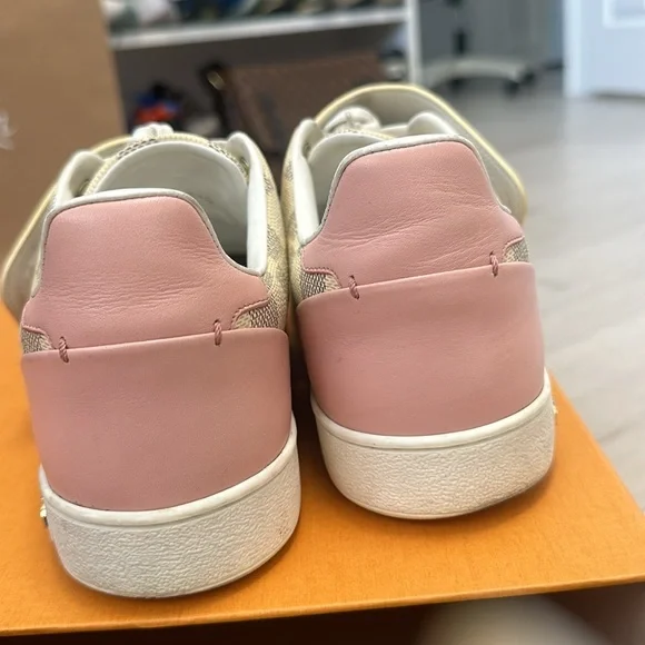 Louis Vuitton women sneaker - Picture 8 of 13